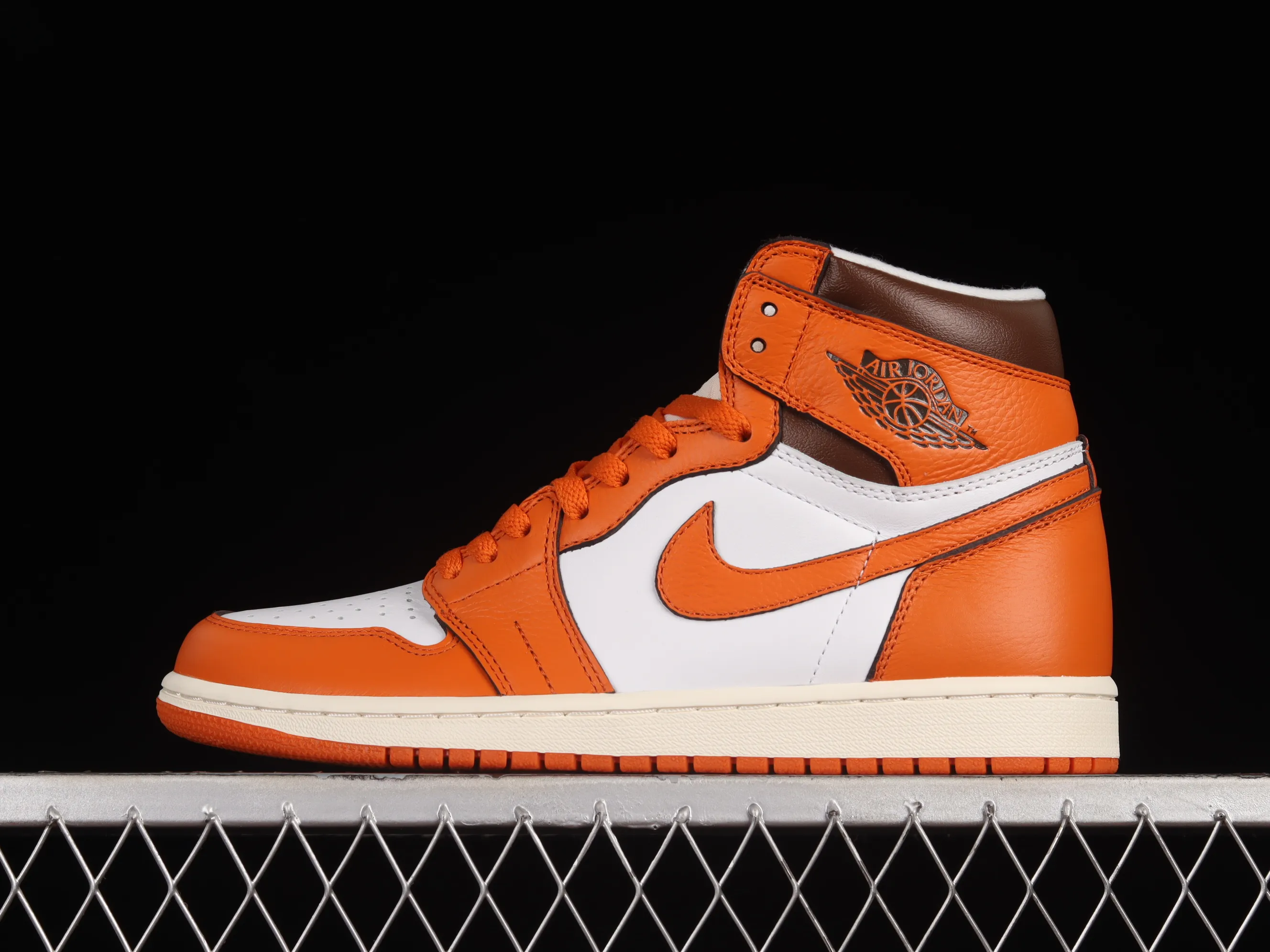 All categories Air Jordan Jordan series basketball shoes Air Jordan 1 High X version Air Jordan 1 High OG "Starfish" AJ1 Joe 1 Hermes Orange high-top basketball shoes DO9369-101